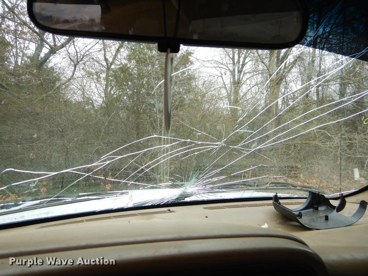 image for item FQ9514 2000 Chevrolet Silverado 1500 LS Ext. Cab pickup truck