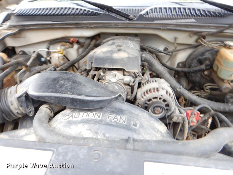 image for item FQ9514 2000 Chevrolet Silverado 1500 LS Ext. Cab pickup truck