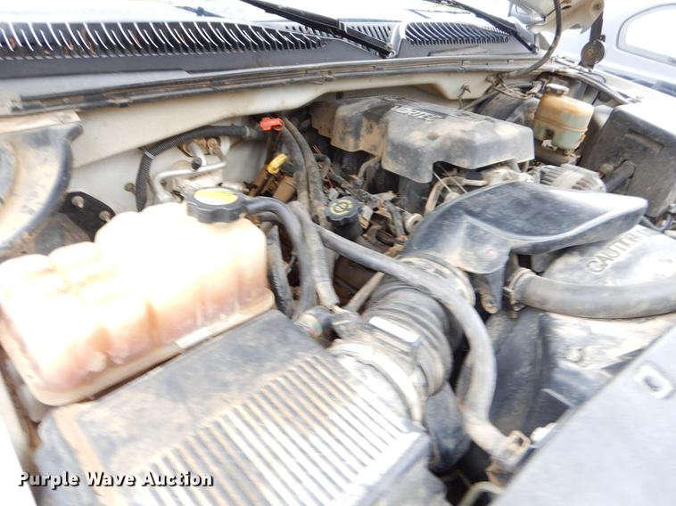 image for item FQ9514 2000 Chevrolet Silverado 1500 LS Ext. Cab pickup truck