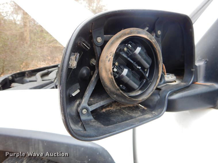 image for item FQ9514 2000 Chevrolet Silverado 1500 LS Ext. Cab pickup truck