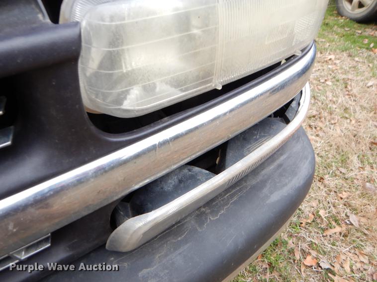 image for item FQ9514 2000 Chevrolet Silverado 1500 LS Ext. Cab pickup truck