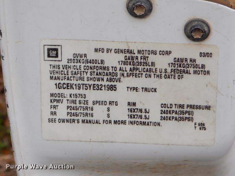 image for item FQ9514 2000 Chevrolet Silverado 1500 LS Ext. Cab pickup truck