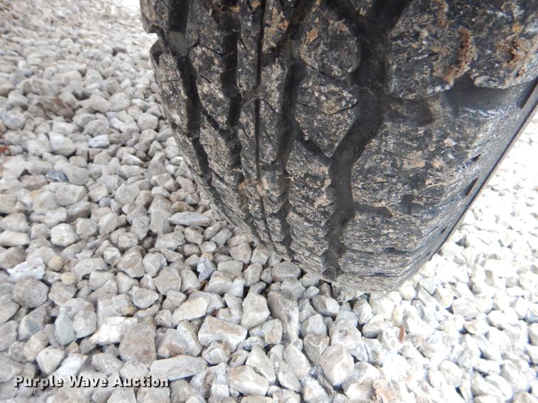 image for item FQ9544 2011 Bandit 90XP wood chipper