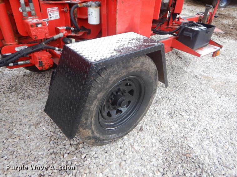 image for item FQ9544 2011 Bandit 90XP wood chipper