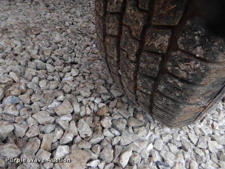 image for item FQ9544 2011 Bandit 90XP wood chipper