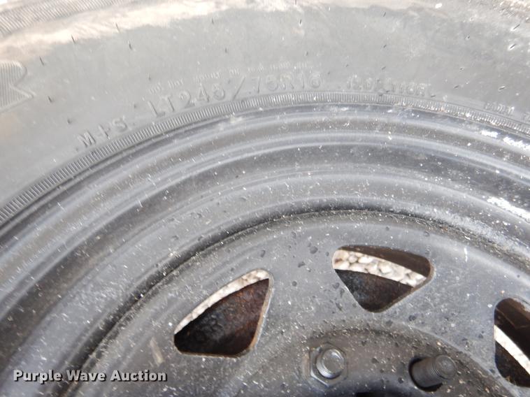 image for item FQ9544 2011 Bandit 90XP wood chipper