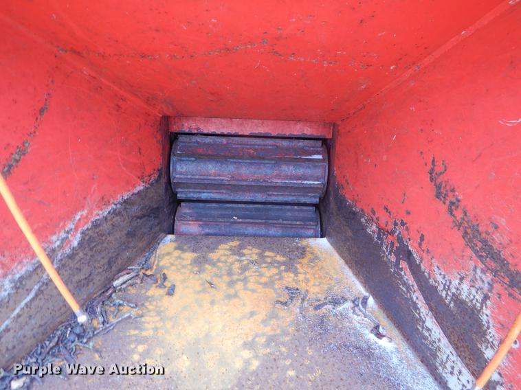 image for item FQ9544 2011 Bandit 90XP wood chipper