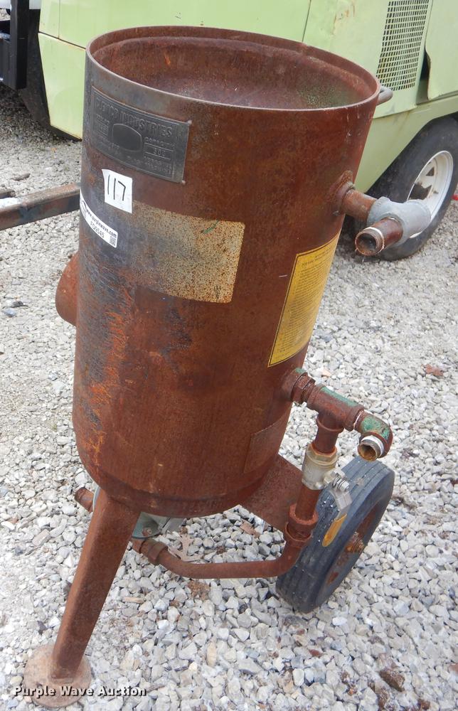 image for item FQ9545 (2) sandblasters