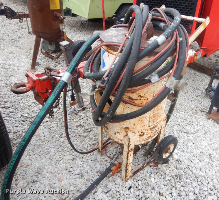 image for item FQ9545 (2) sandblasters