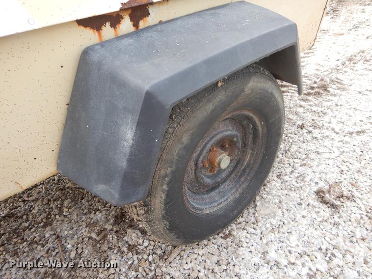 image for item FQ9555 1996 Ingersoll Rand P185 air compressor