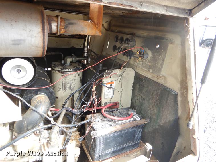 image for item FQ9555 1996 Ingersoll Rand P185 air compressor