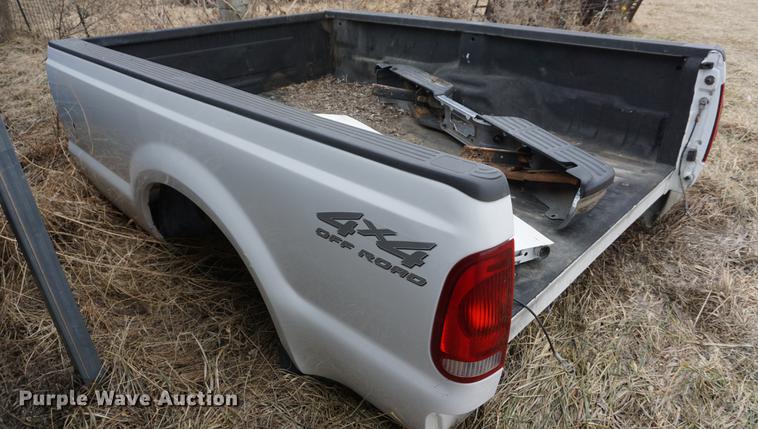 image for item G1560 2000 Ford F350 pickup truck bed