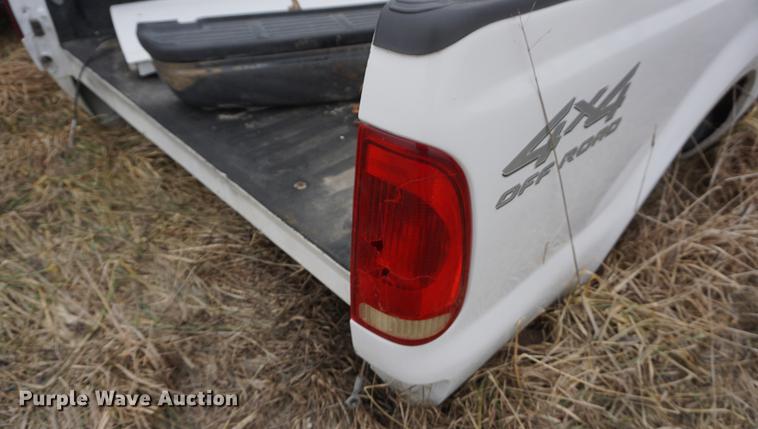 image for item G1560 2000 Ford F350 pickup truck bed