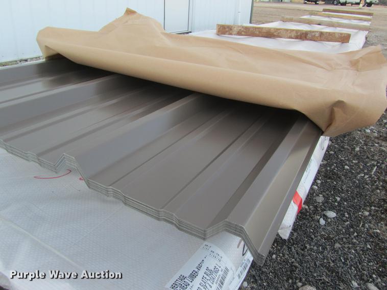 image for item G1613 (46) sheets of metal siding/roofing