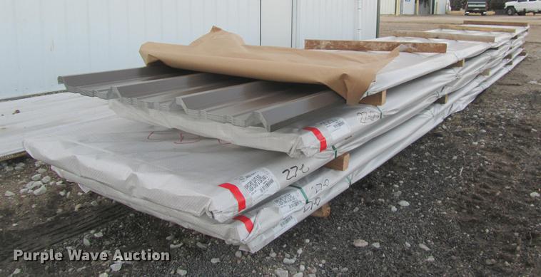image for item G1613 (46) sheets of metal siding/roofing