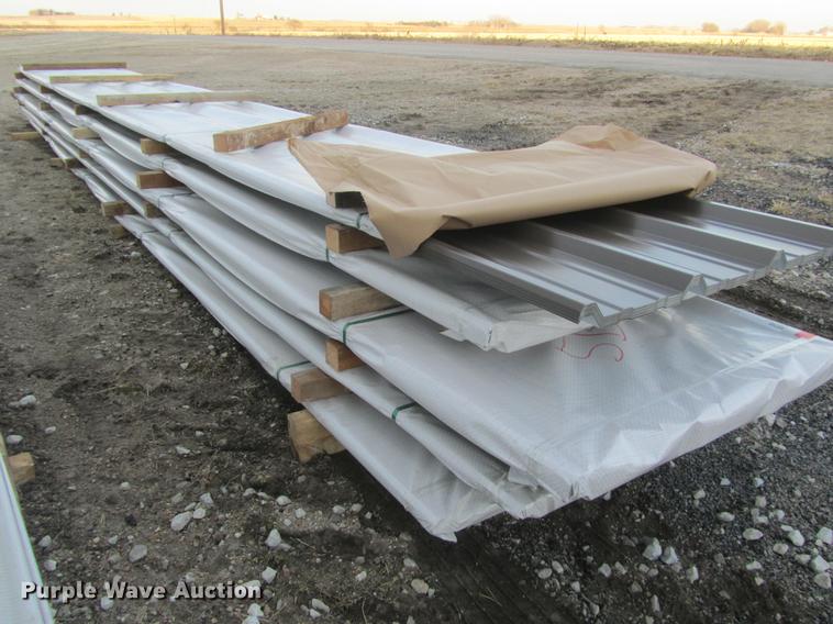image for item G1613 (46) sheets of metal siding/roofing