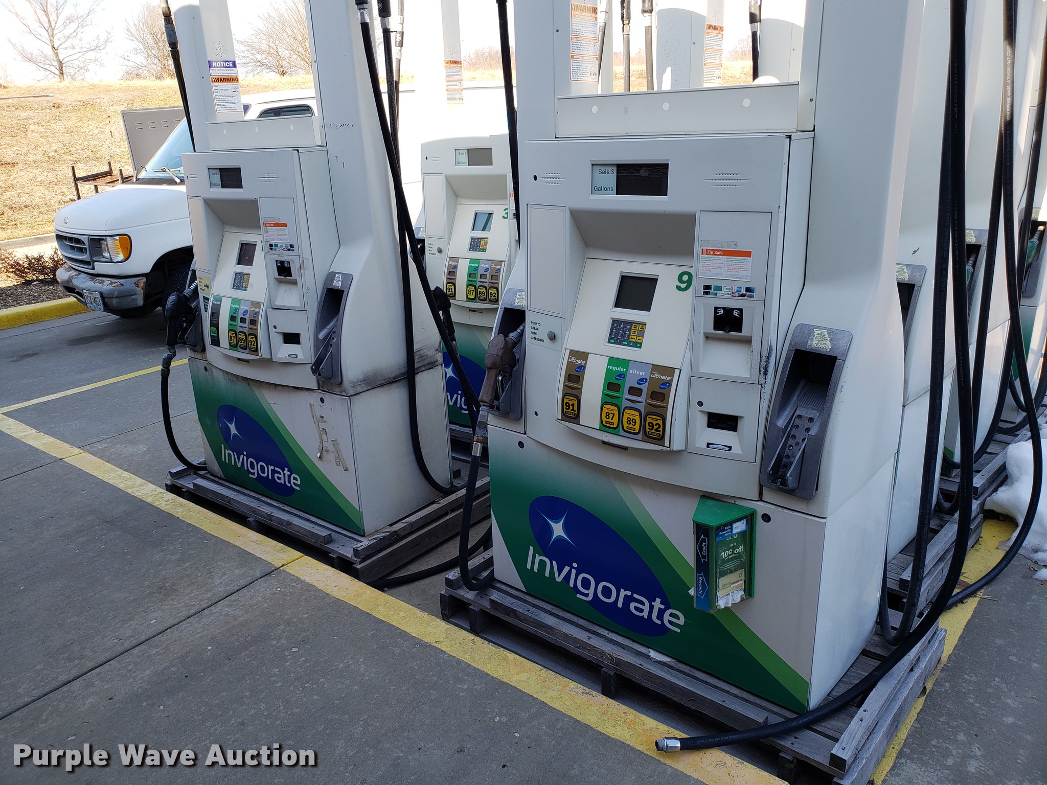 (6) Wayne fuel dispensers in Lee's Summit, MO Item EN9756 sold