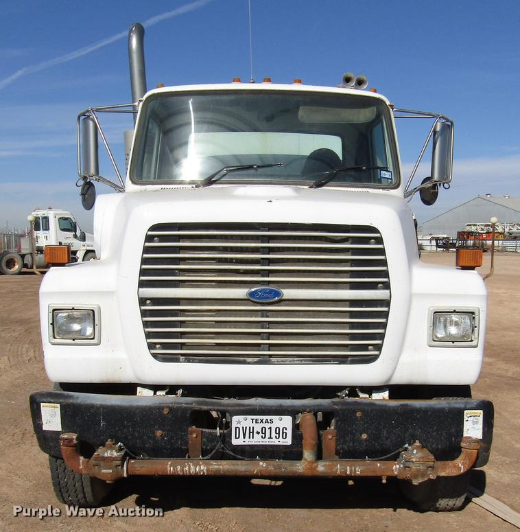 image for item DB6924 1996 Ford L9000 tank truck