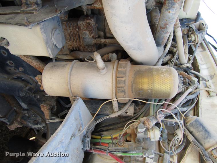 image for item DB6924 1996 Ford L9000 tank truck