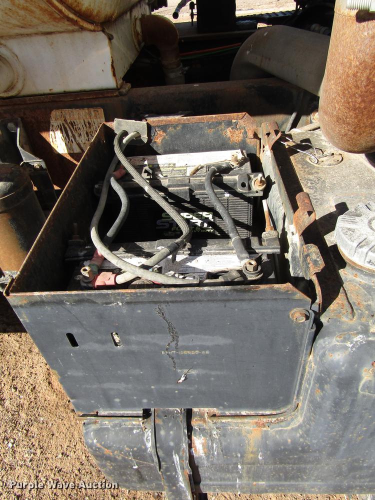 image for item DB6924 1996 Ford L9000 tank truck