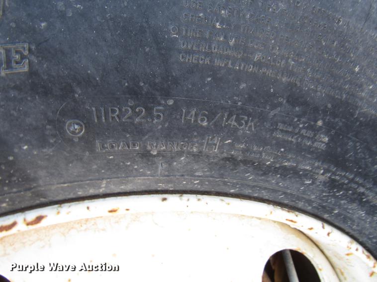 image for item DB6924 1996 Ford L9000 tank truck