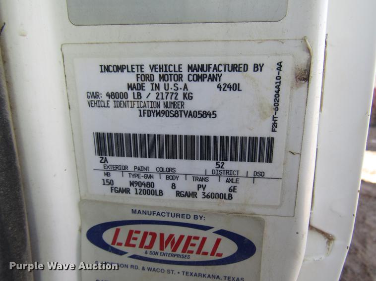 image for item DB6924 1996 Ford L9000 tank truck