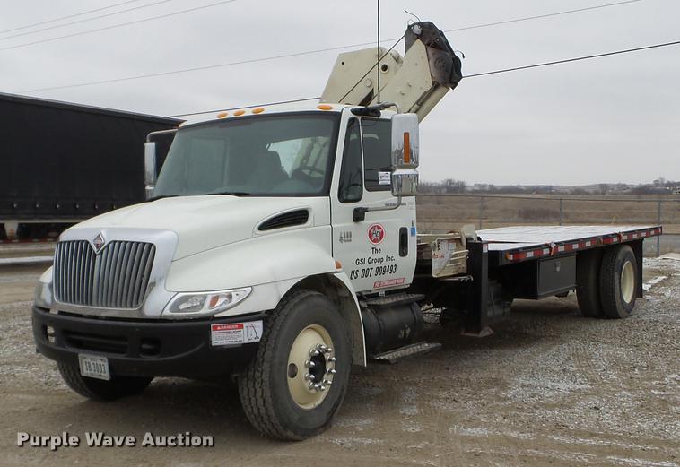 image for item DC1234 2006 International 4300 crane truck