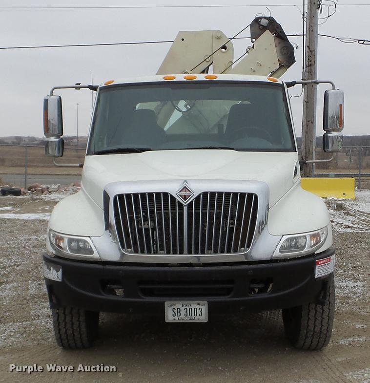 image for item DC1234 2006 International 4300 crane truck