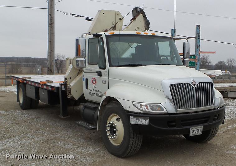 image for item DC1234 2006 International 4300 crane truck
