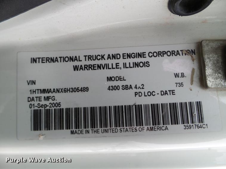 image for item DC1234 2006 International 4300 crane truck