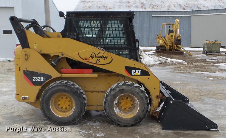 image for item DC1237 2005 Caterpillar 232B skid steer