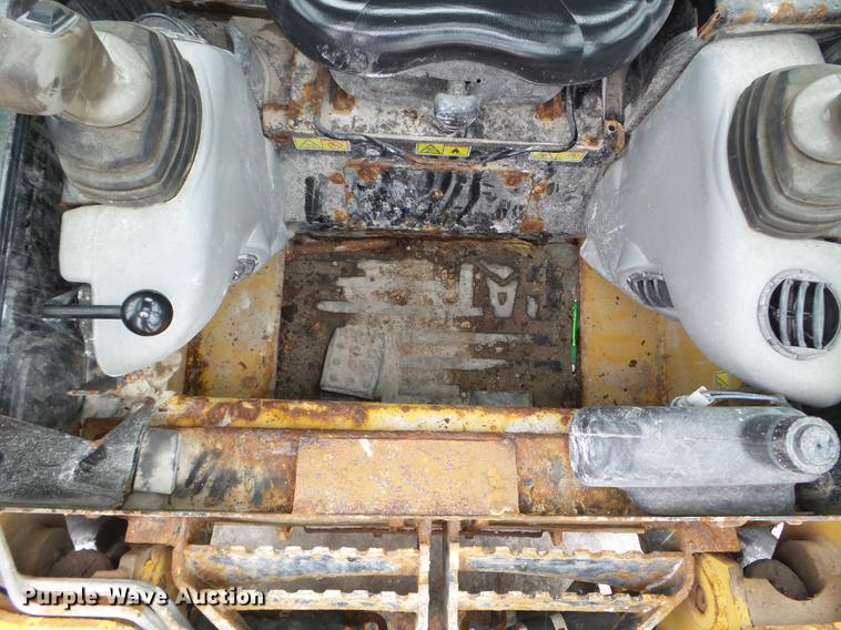 image for item DC1237 2005 Caterpillar 232B skid steer