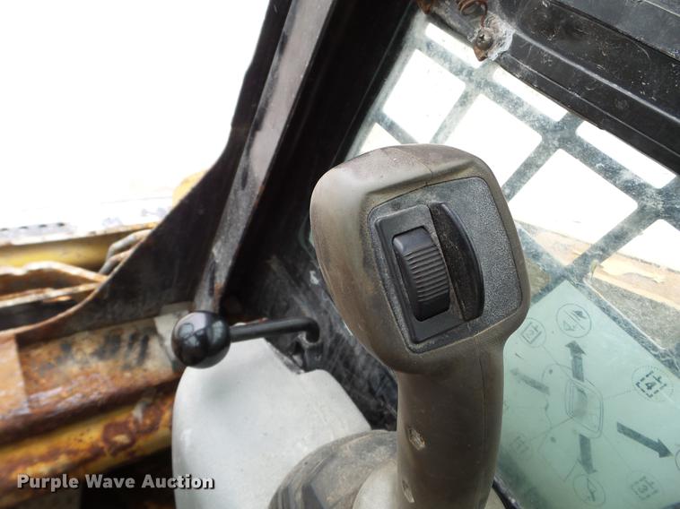 image for item DC1237 2005 Caterpillar 232B skid steer