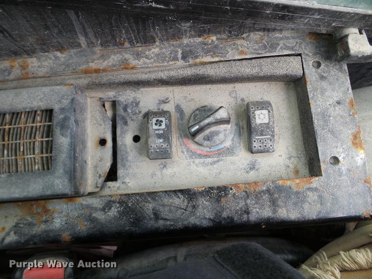 image for item DC1237 2005 Caterpillar 232B skid steer