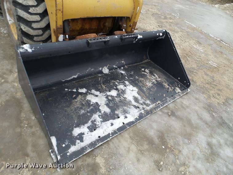 image for item DC1237 2005 Caterpillar 232B skid steer
