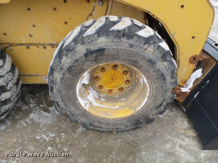 image for item DC1237 2005 Caterpillar 232B skid steer