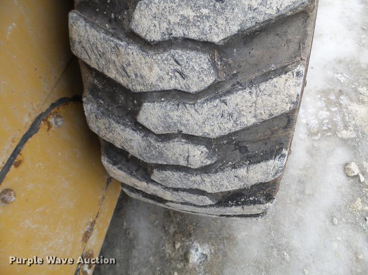 image for item DC1237 2005 Caterpillar 232B skid steer