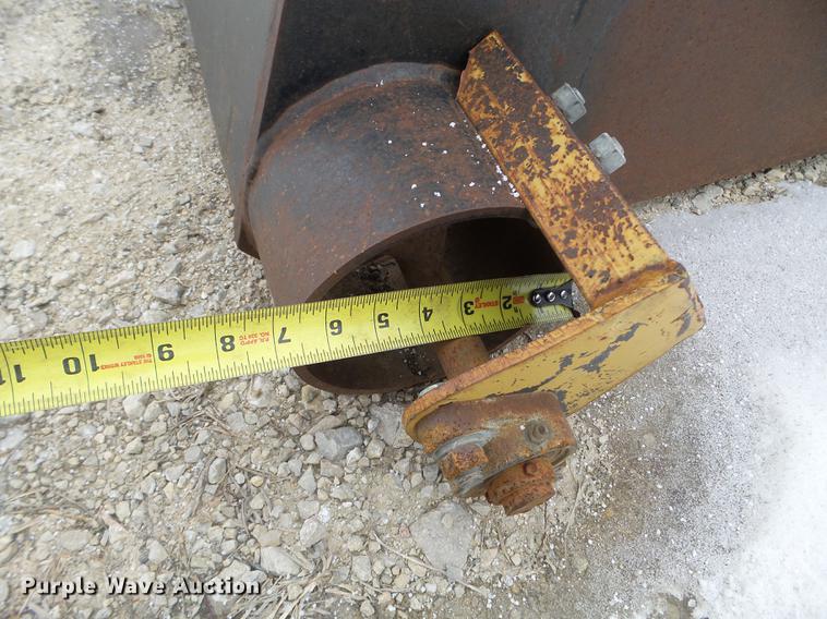 Skid steer auger bucket in Plainview, MN Item DC1243 sold Purple Wave