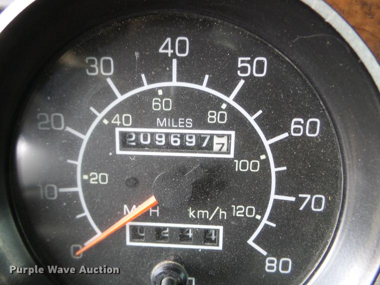 image for item DC4692 2003 Kenworth T800 semi truck