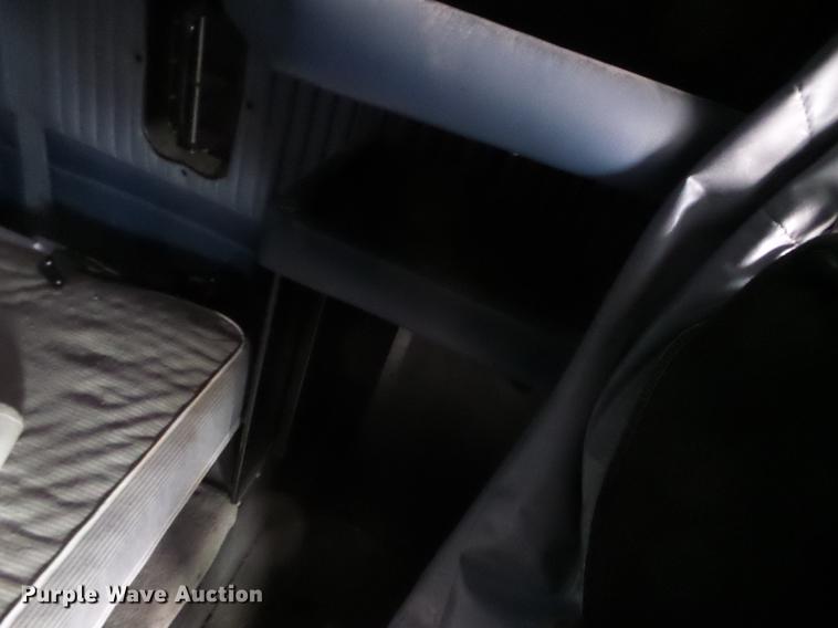 image for item DC4692 2003 Kenworth T800 semi truck