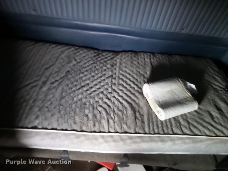 image for item DC4692 2003 Kenworth T800 semi truck