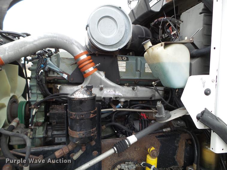 image for item DC4692 2003 Kenworth T800 semi truck