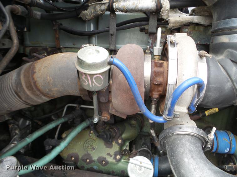 image for item DC4692 2003 Kenworth T800 semi truck