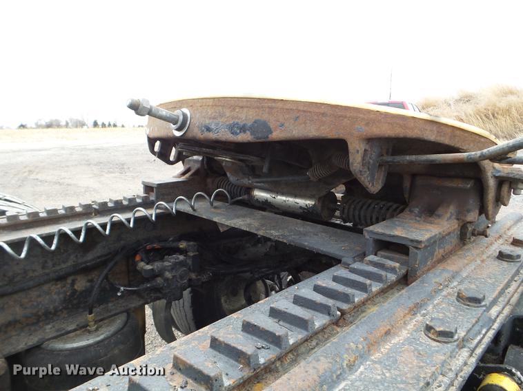 image for item DC4692 2003 Kenworth T800 semi truck