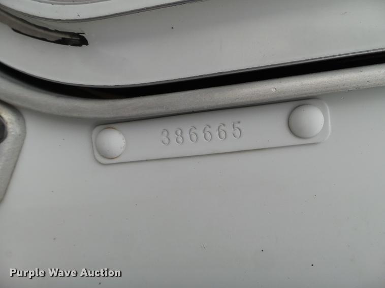 image for item DC4692 2003 Kenworth T800 semi truck