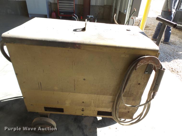 image for item DD2349 Hobart TR300 welder