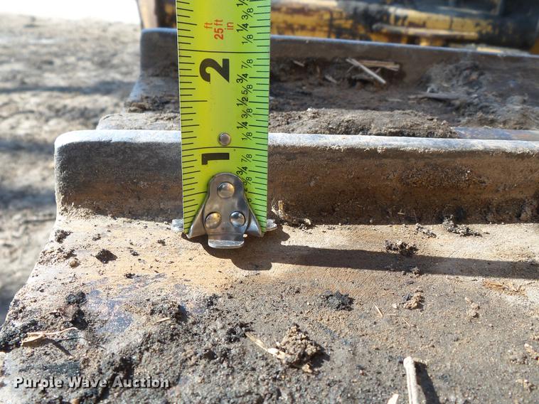 image for item DD2356 1996 John Deere 450G LGP Series IV dozer