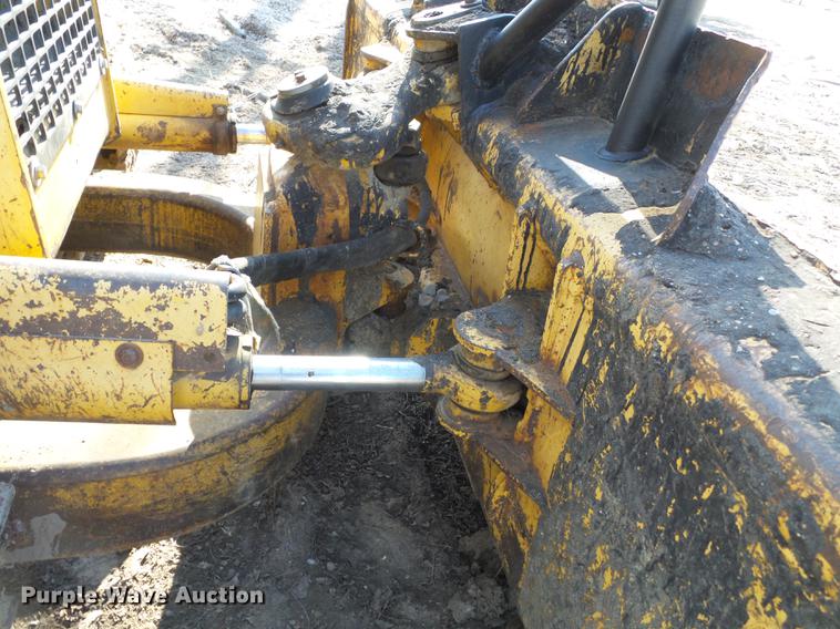 image for item DD2356 1996 John Deere 450G LGP Series IV dozer