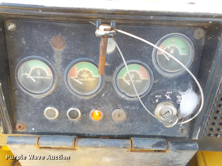 image for item DD2356 1996 John Deere 450G LGP Series IV dozer