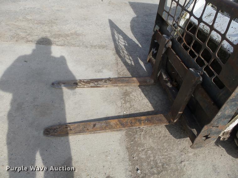 image for item DD2358 2005 Bobcat S185 skid steer
